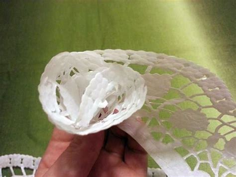 Kvetina vyrobená z papierovej utierky