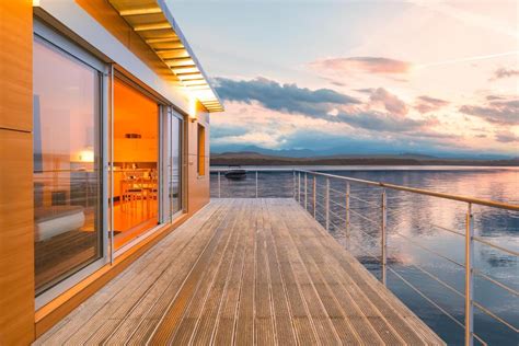 vajíčka ampulárie nad hladinou