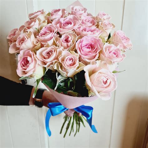 Rôzne odtiene ružových ruží a ich symbolika