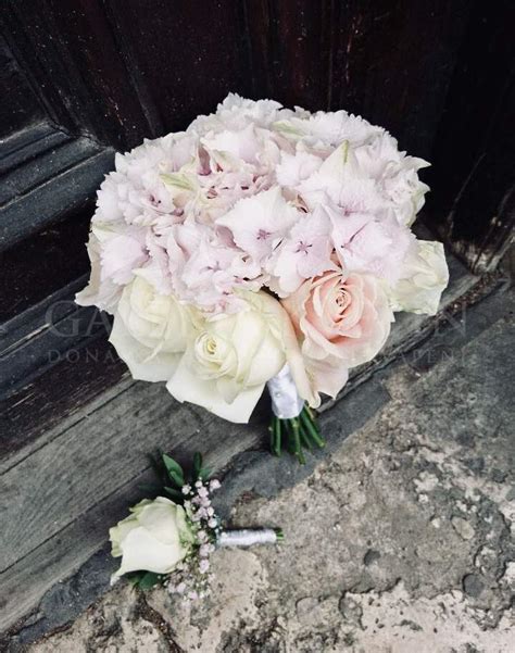 Jesenná svadobná kytica s ružami a chryzantémami