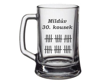Pohár s bankovkami ako darček
