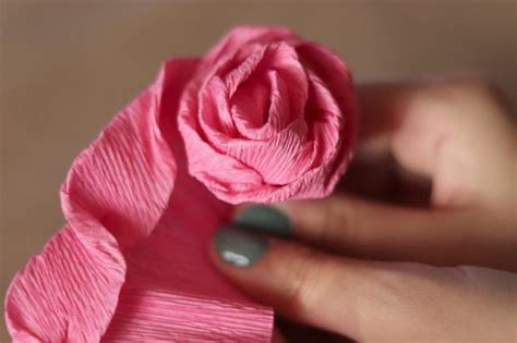 Výroba ruže z vrecoviny