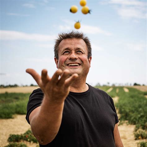 Erich Stekovics a jeho pole paradajok