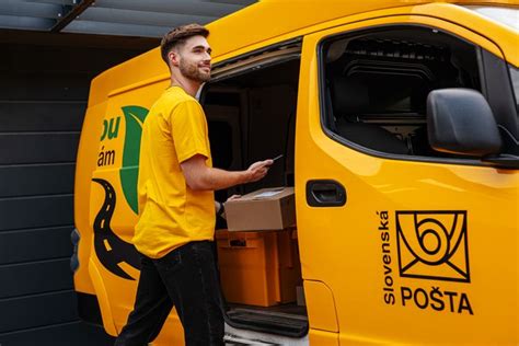 Kuriér doručuje kyticu