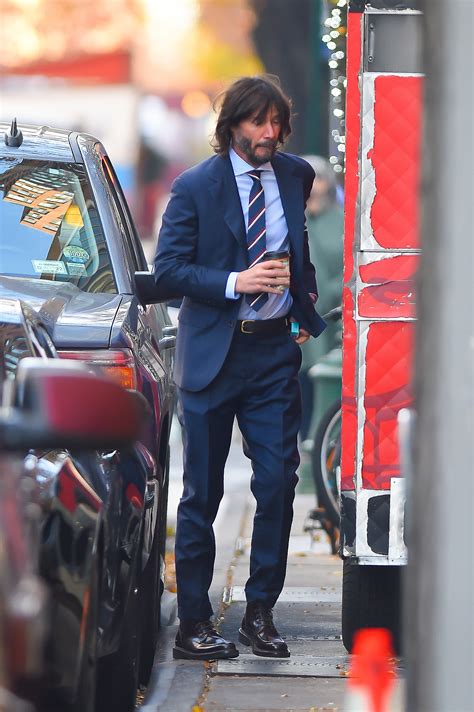Keanu Reeves na verejnosti cestujúci metrom