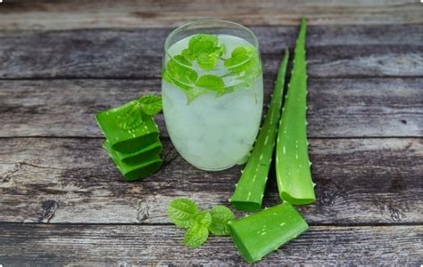 Rôzne nápoje pripravené z gélu Aloe vera
