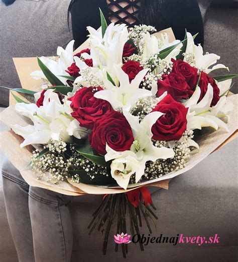 Kytica ruží a ľalií