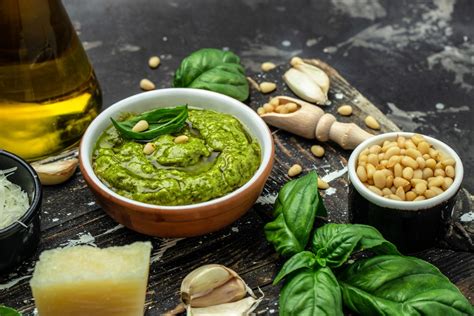 Pesto s píniovými orieškami