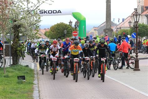 Cyklisti na štarte Bratislavského MTB maratónu