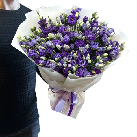 Fialová kytica kvetov