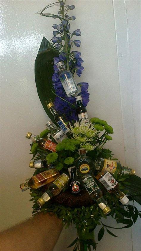 Luxusná klobásová kytica s alkoholom a zeleninou