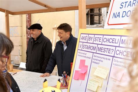 Výskumníci v lyzimetrickej stanici diskutujú o výsledkoch