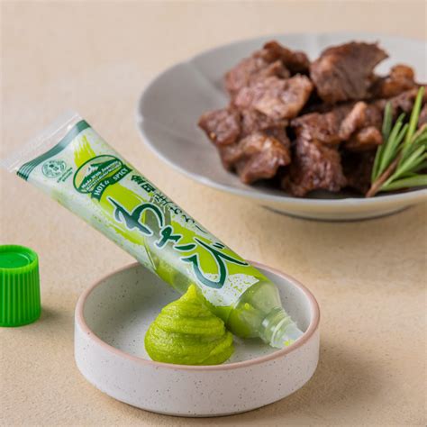 Pravé wasabi koreň a wasabi pasta