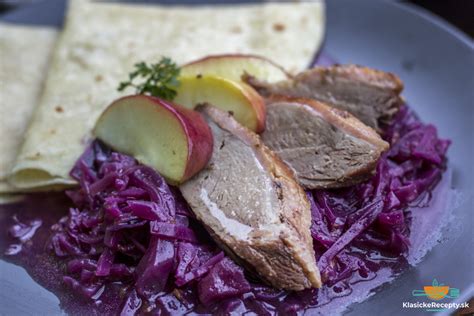 Záhon s červenou kapustou