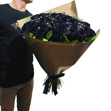 Kytica šiestich čiernych ruží