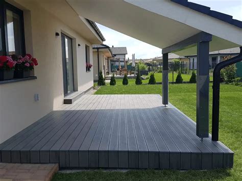detailný pohľad na štruktúru wpc dosky a kvetináča