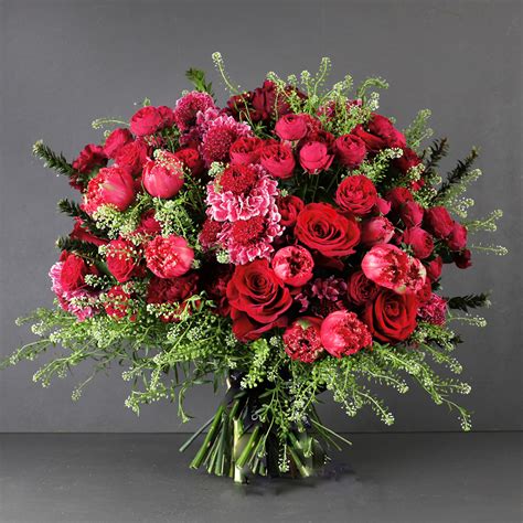 Kytica červených klinčekov