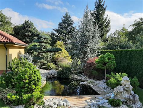 Rozdelenie záhrady na okrasnú a úžitkovú časť