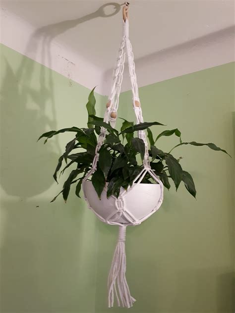Výroba závesného kvetináča technikou macrame