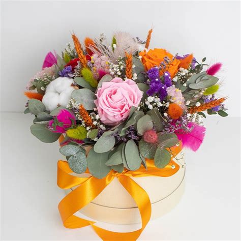 Stabilizované kvety v kvetinovom venci