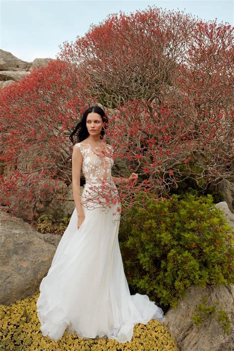 Rozmanitosť kvetinových vencov pre nevesty