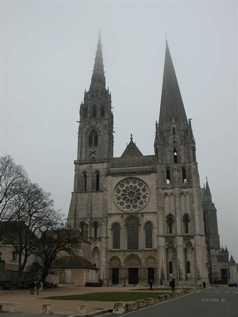 Pohľad na katedrálu Notre-Dame de Chartres