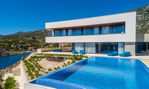 Moderná vila s panoramatickým výhľadom