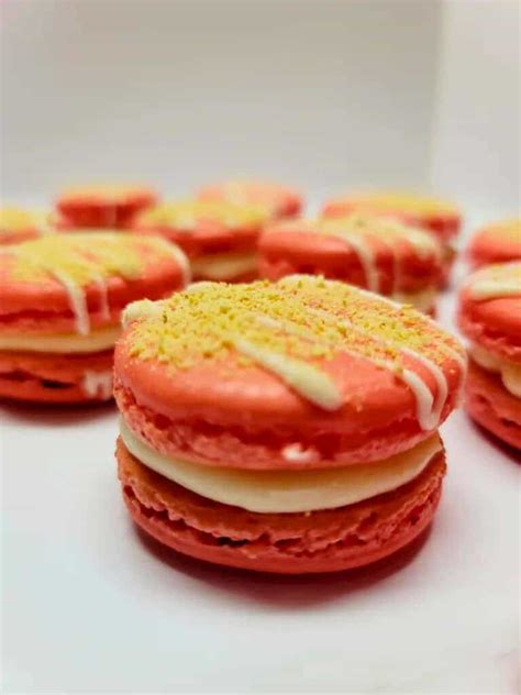 Levanduľové macarons a cheesecake