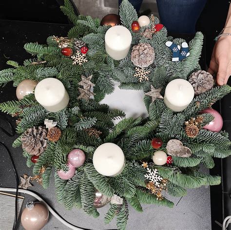 Nástroje a materiály na výrobu adventného venca