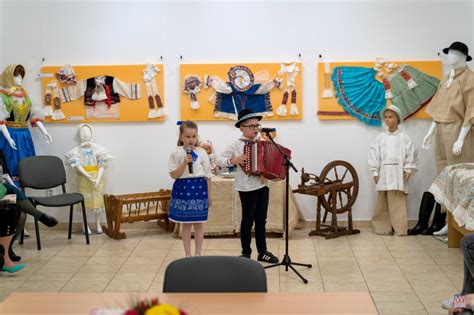 Tradičná polomská výšivka na textile