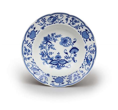 Porcelánové taniere s modrým kvetinovým vzorom