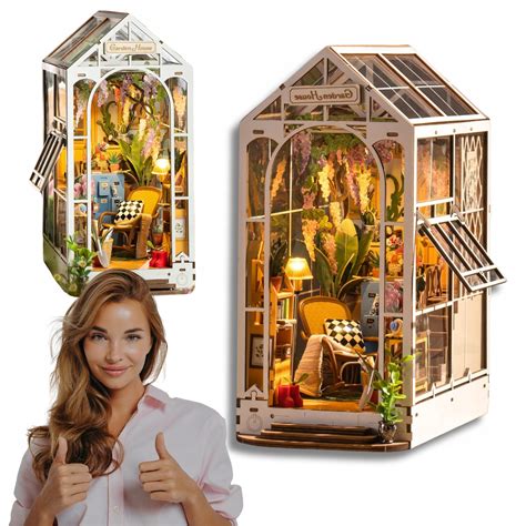Miniatúrna záhrada v starých topánkach