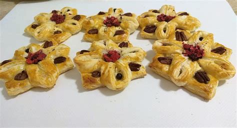 kvetinkové pečivo z lístkového cesta