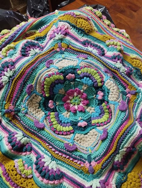 ukážka techniky granny square pre vankúše