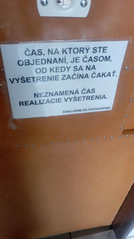 Nápis C+M+B na dverách s dátumom