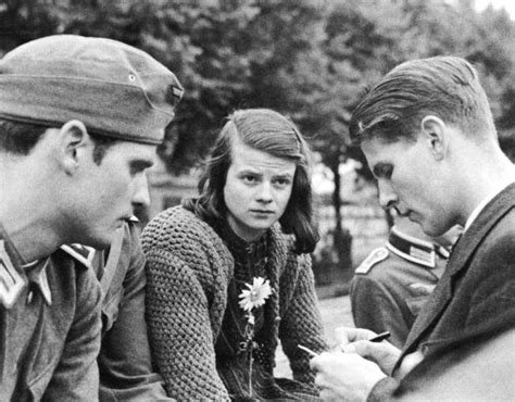 Členovia odbojovej skupiny Biela ruža Hans Scholl, Sophie Schollová a Christoph Probst