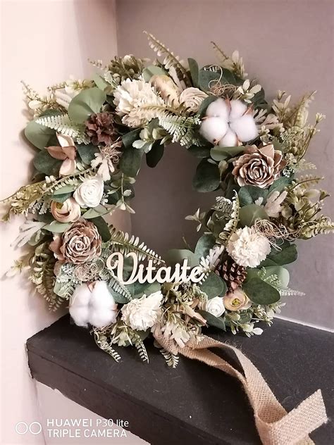 Staré fotografie cintorínov s prírodnými dekoráciami