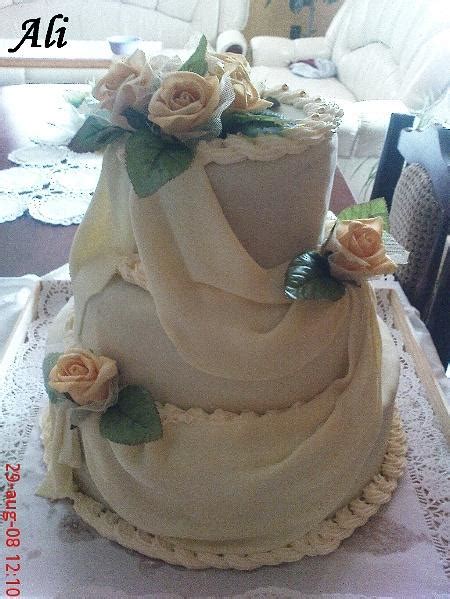 Svadobná torta v štýle 80. rokov